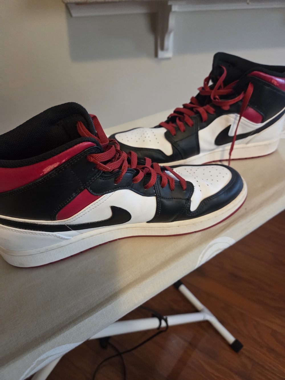 Nike High-Top Sneakers in Black, White & Red